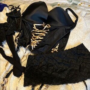 Cacique Black Lace Bra with Intricate Design